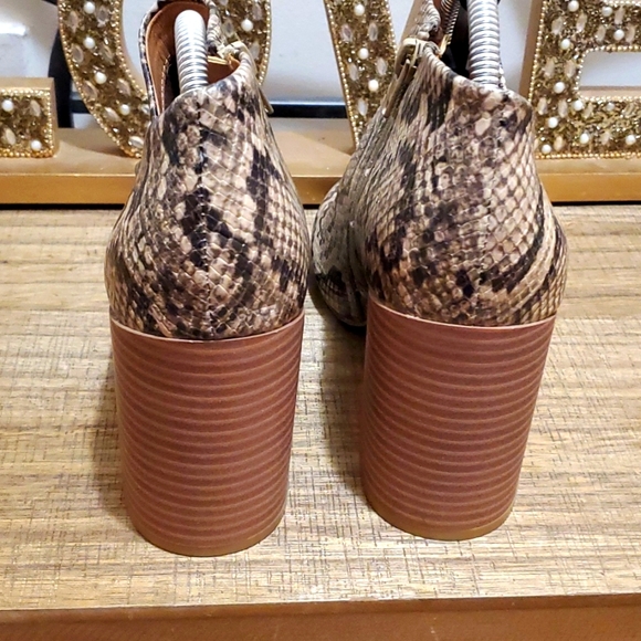 Report Shirley Snake Print Ankle Booties Sz 7 - Picture 5 of 8